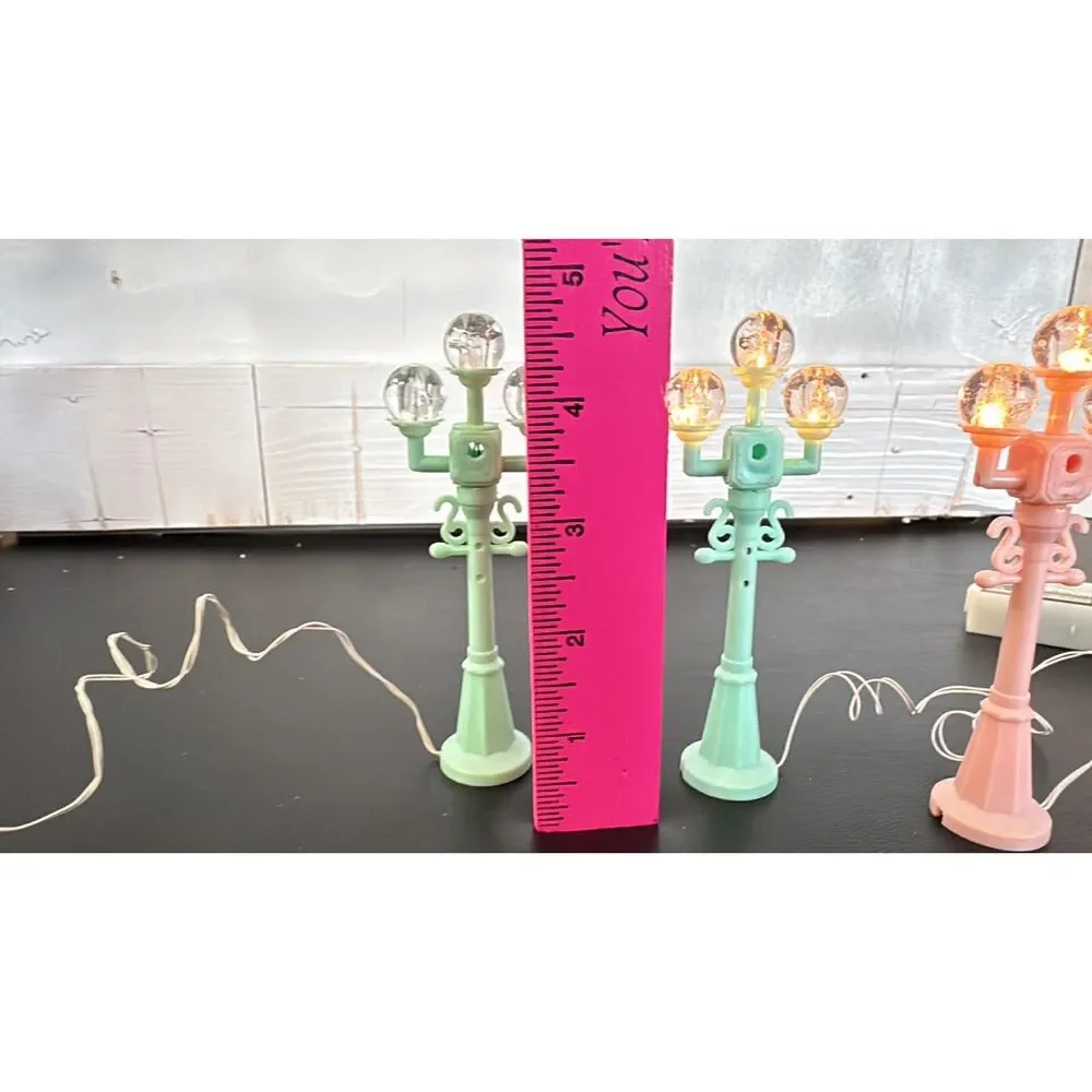 Lot of 4 village Lighted Lamp Post Christmas Or Easter 4.5